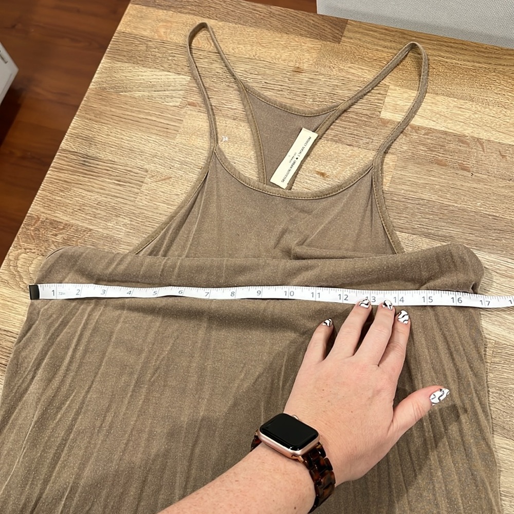 Distressed modal tank - Picture 3 of 7